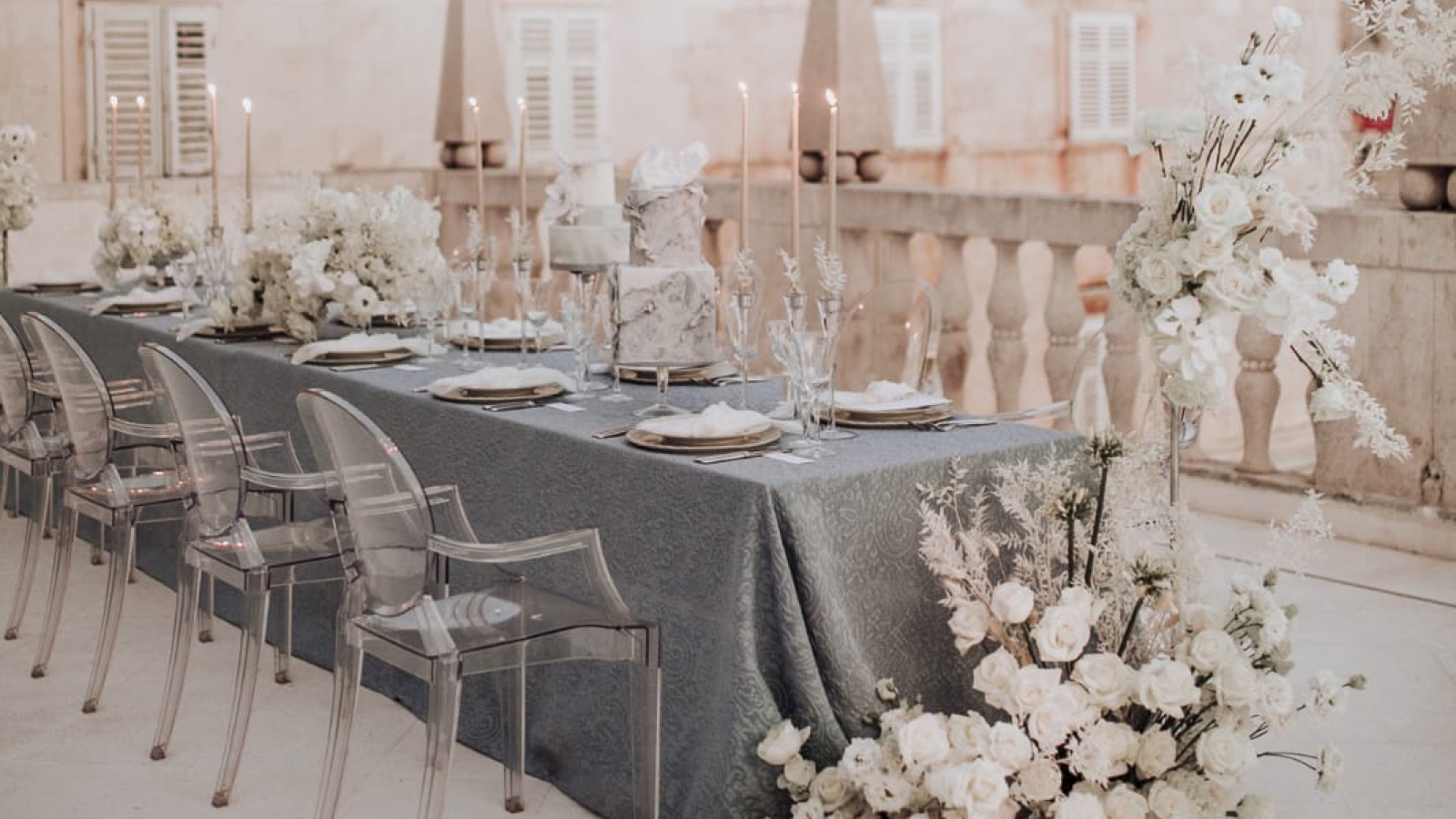 Rental of equipment and decorative elements