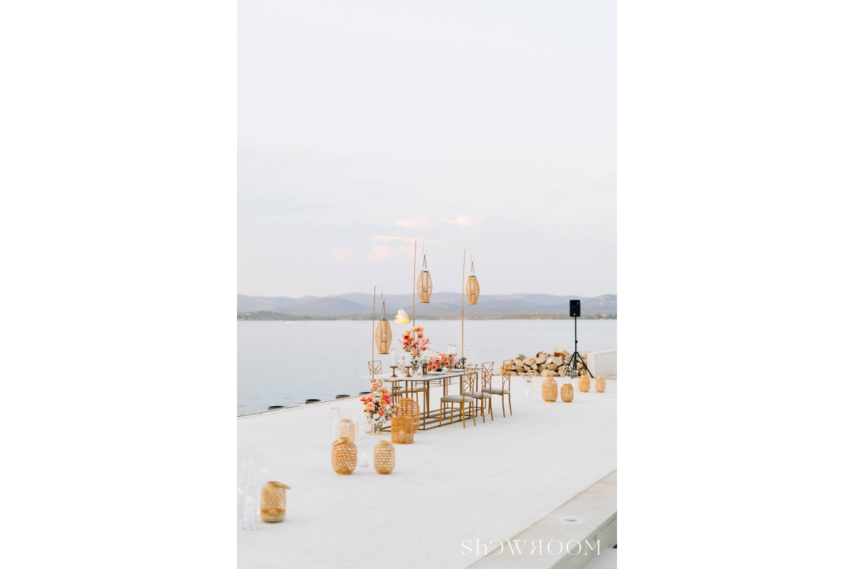 Dinner by the sea