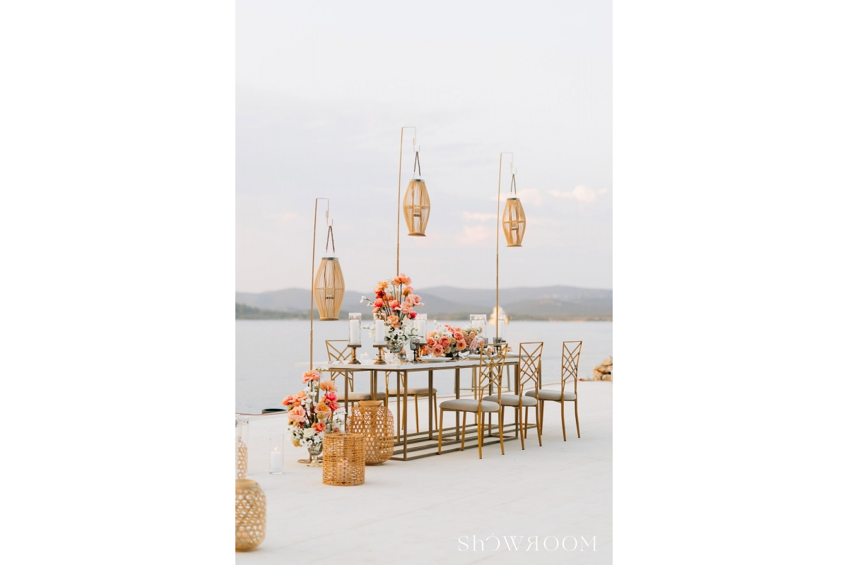 Dinner by the sea