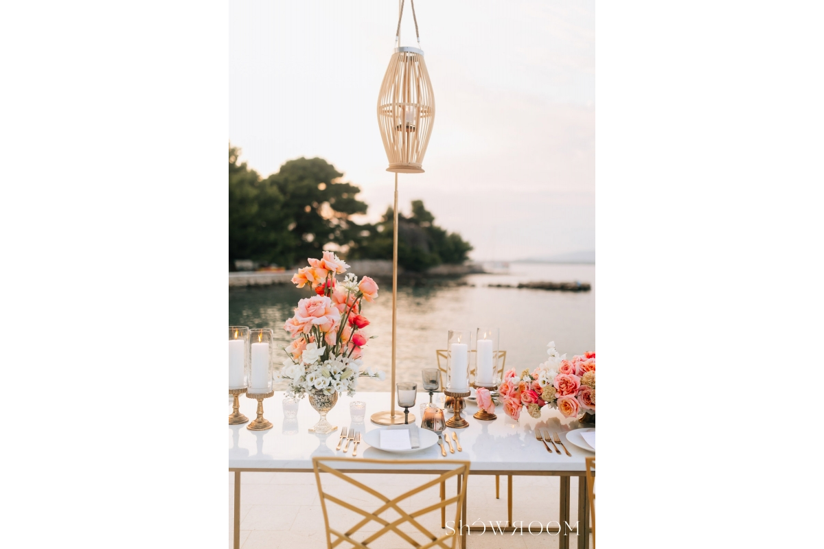 Dinner by the sea