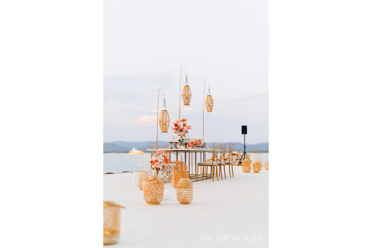 Dinner by the sea