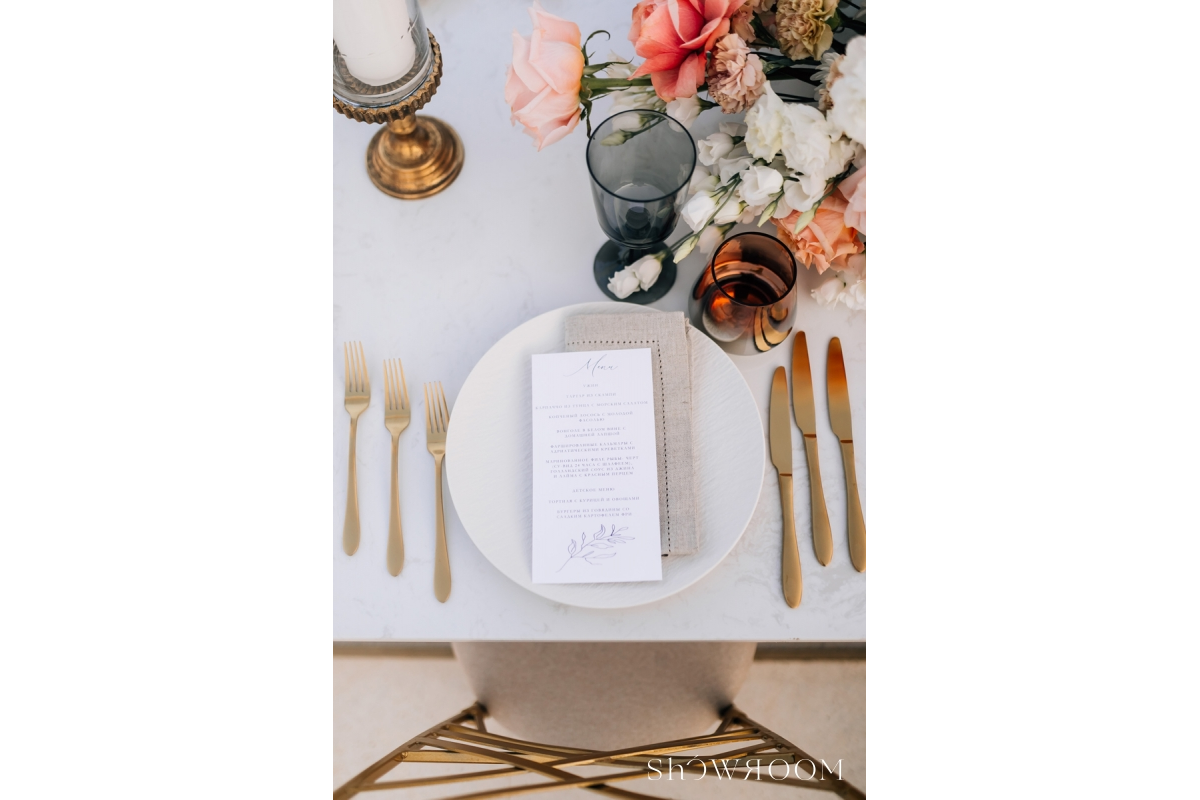 Intimate dinner by the sea