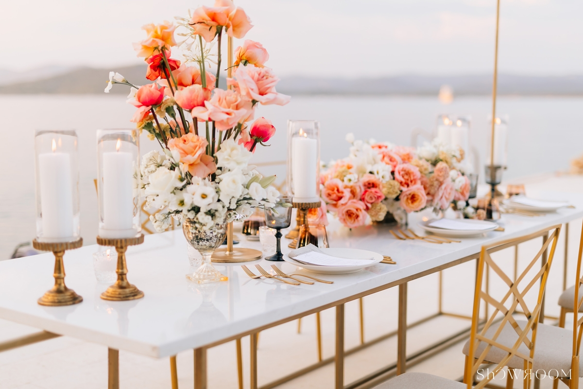 Intimate dinner by the sea
