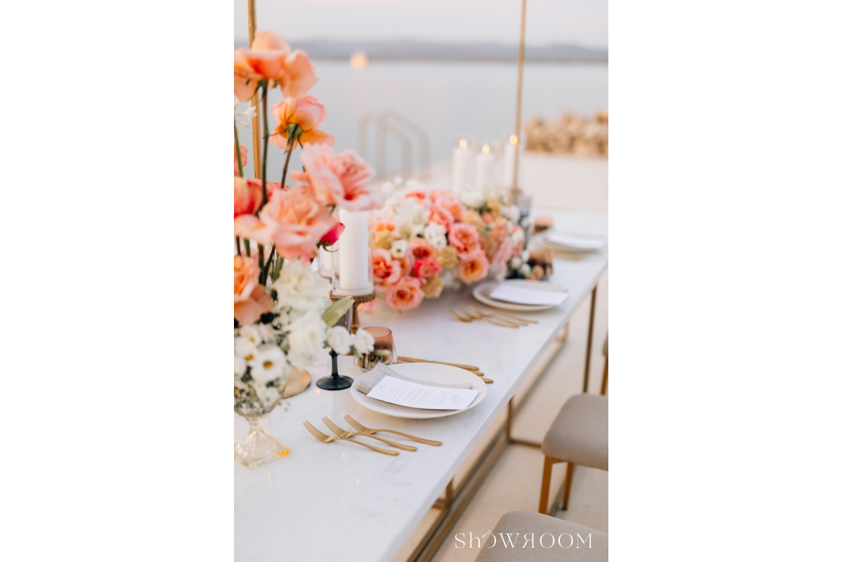 Intimate dinner by the sea