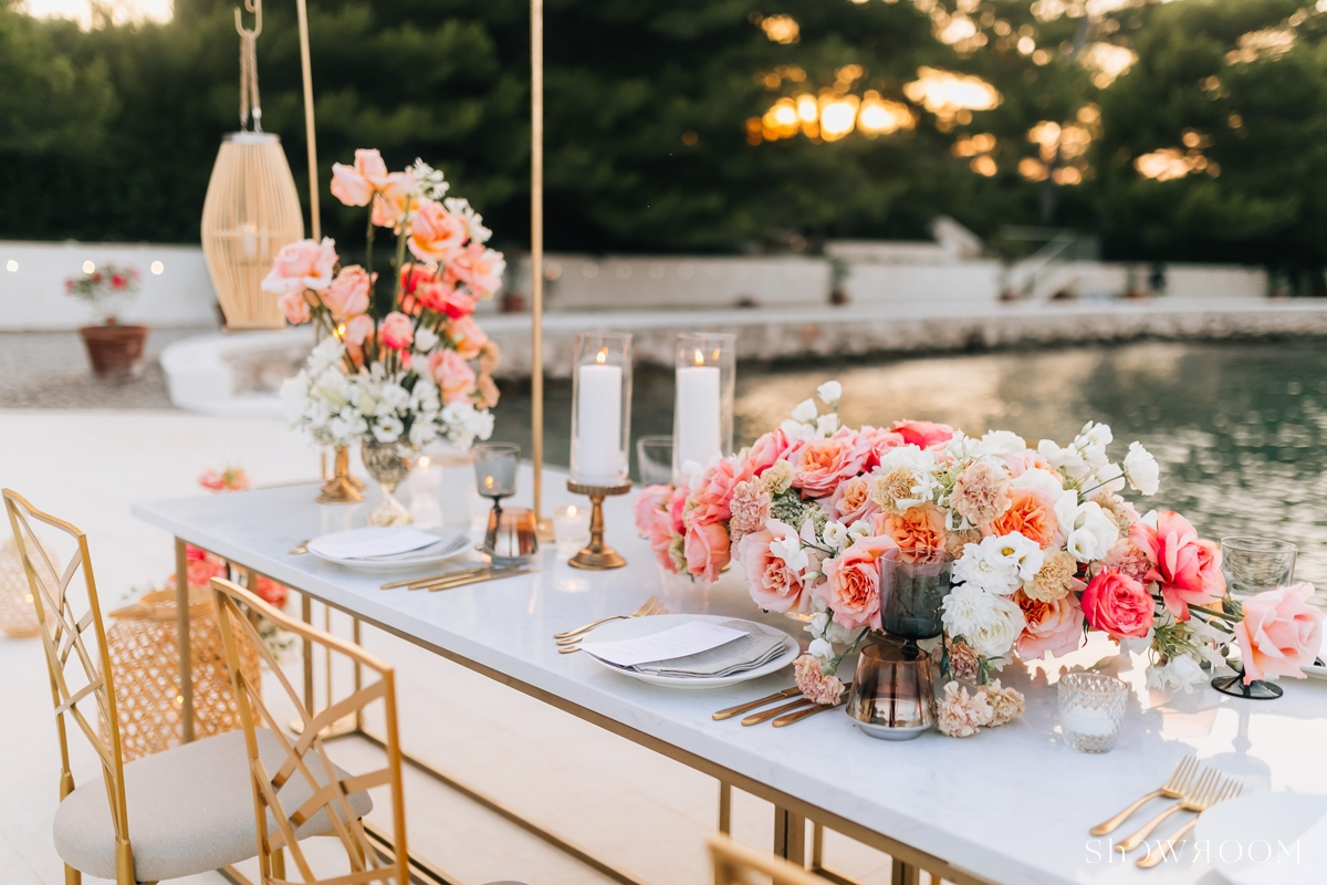 Intimate dinner by the sea