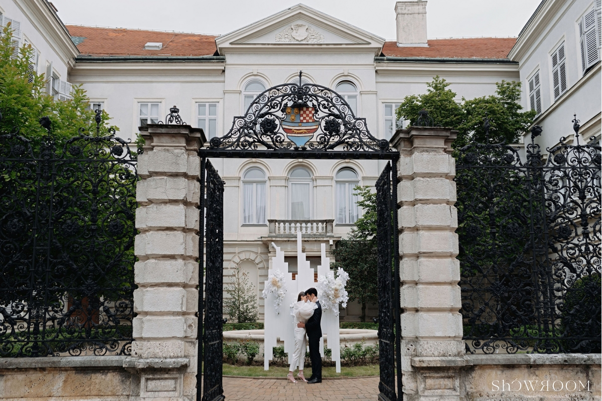 Fine Art City micro wedding