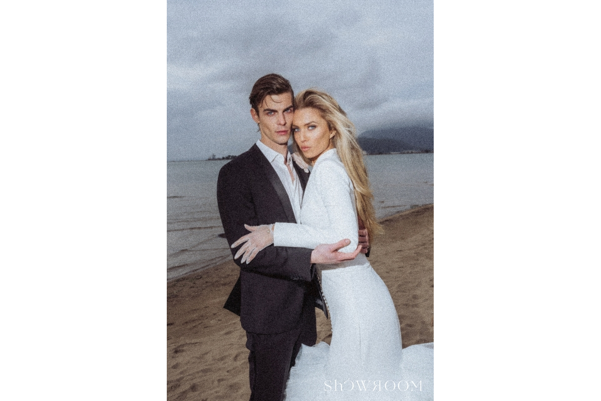 Lavish escape: Theatrical wedding of love and freedom