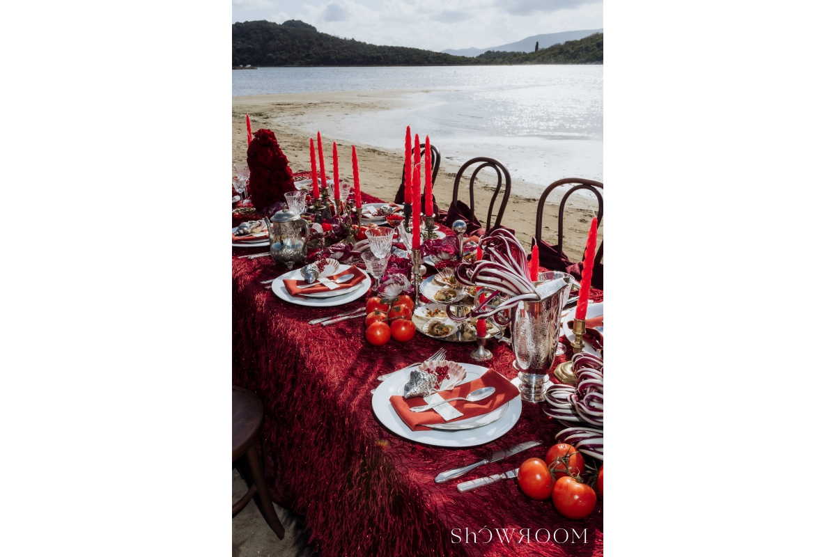 Lavish escape: Theatrical wedding of love and freedom