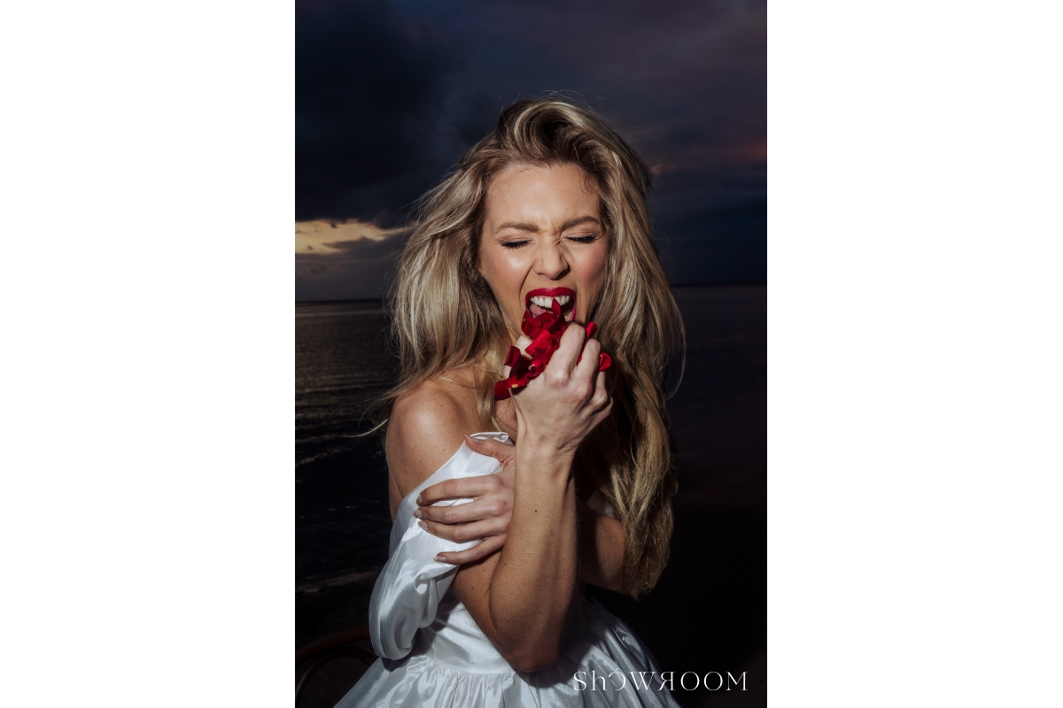 Lavish escape: Theatrical wedding of love and freedom