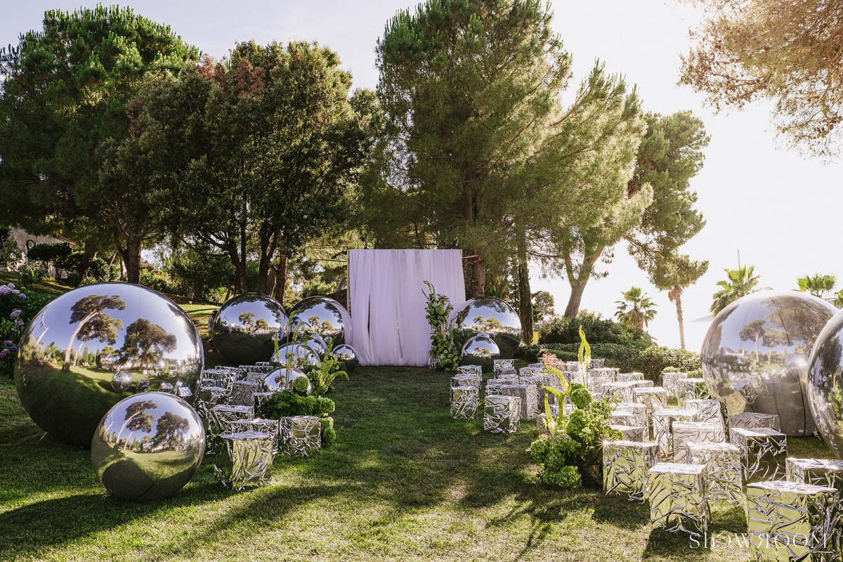 Beyond imagination: Matrix inspired wedding design