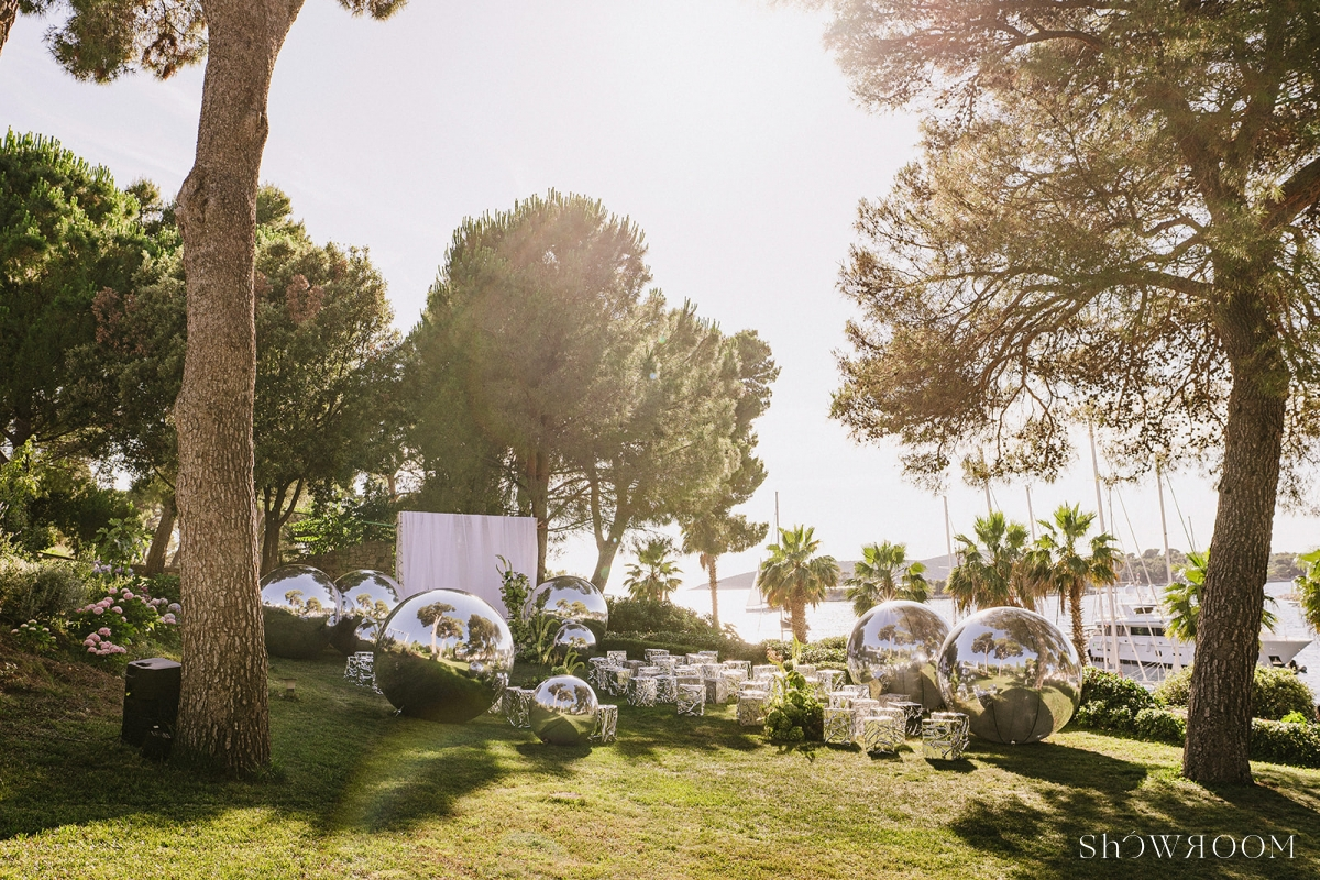 Beyond imagination: Matrix inspired wedding design