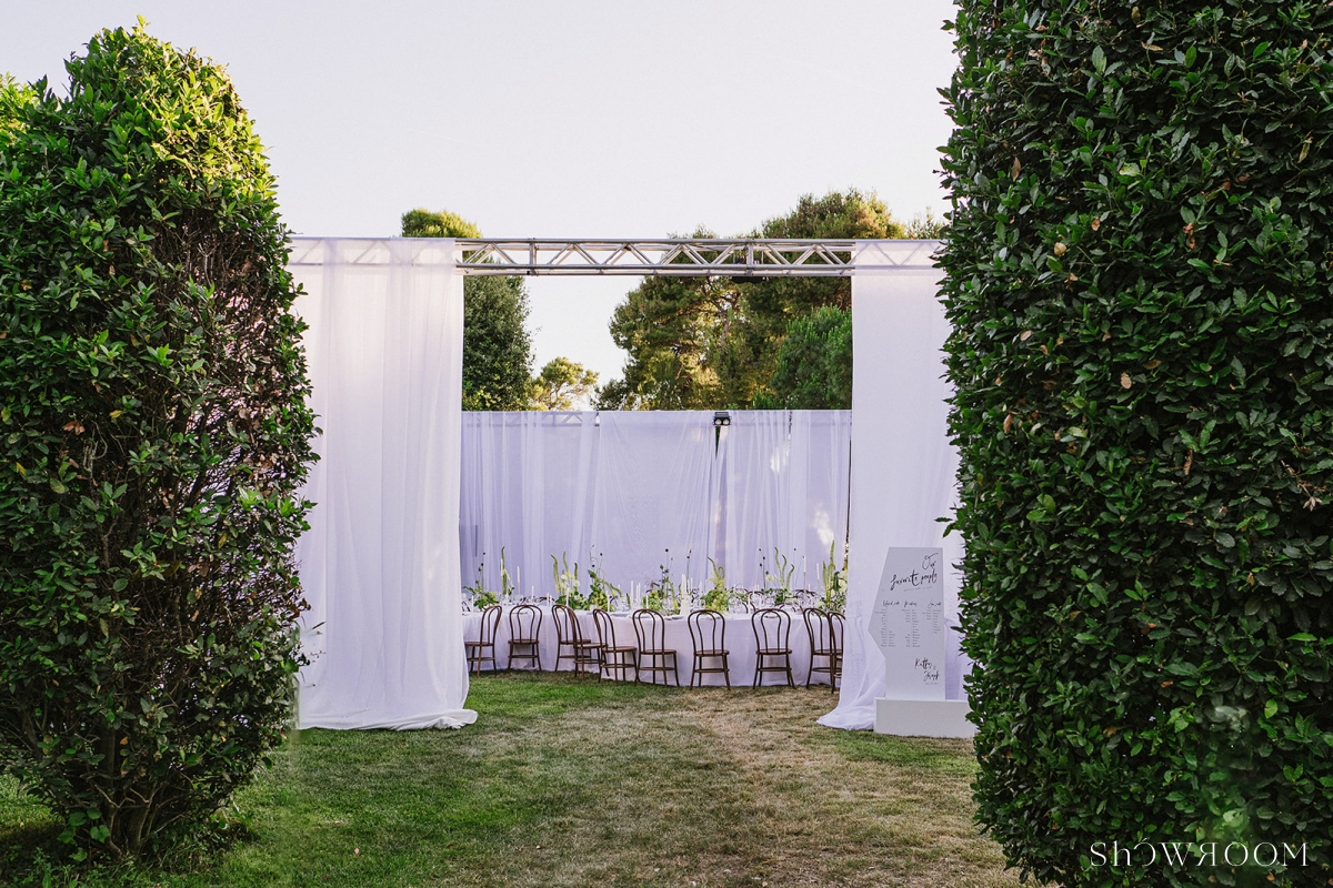 Beyond imagination: Matrix inspired wedding design
