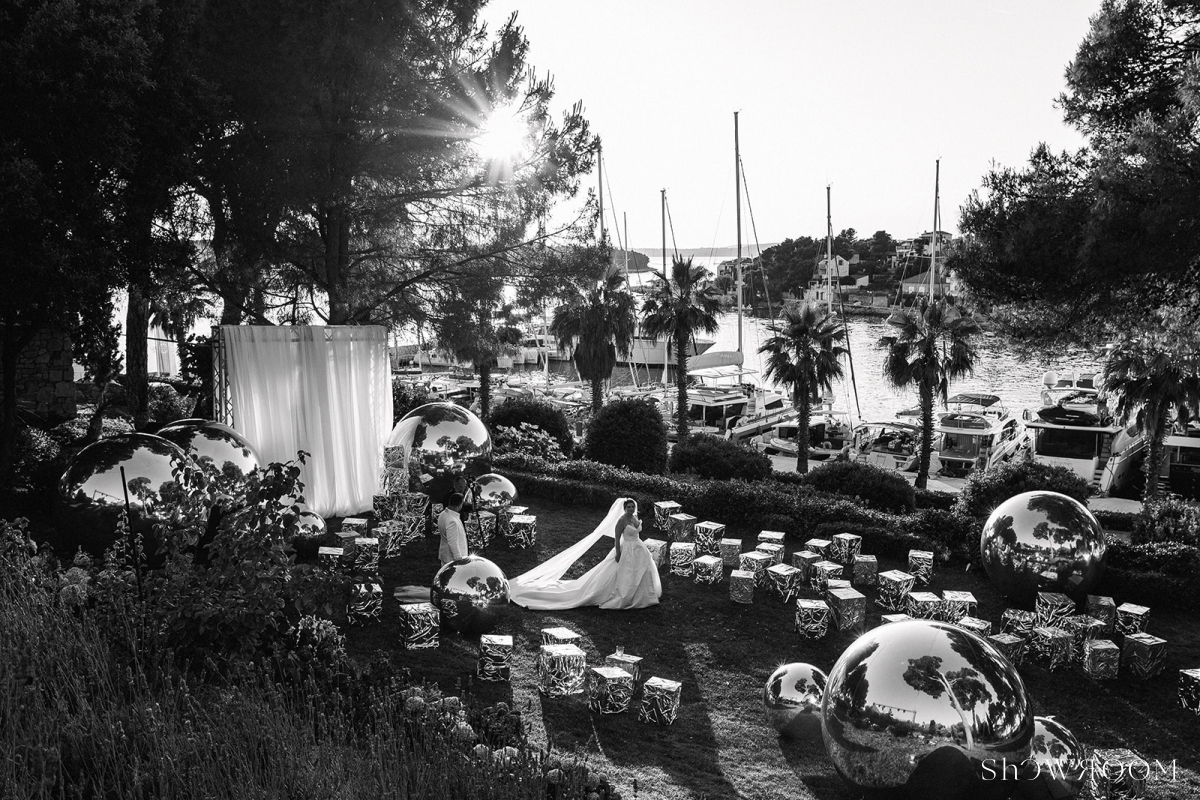 Beyond imagination: Matrix inspired wedding design