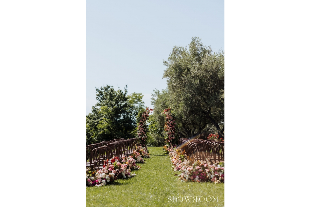 Hues of Romance in Early Summer at San Canzian