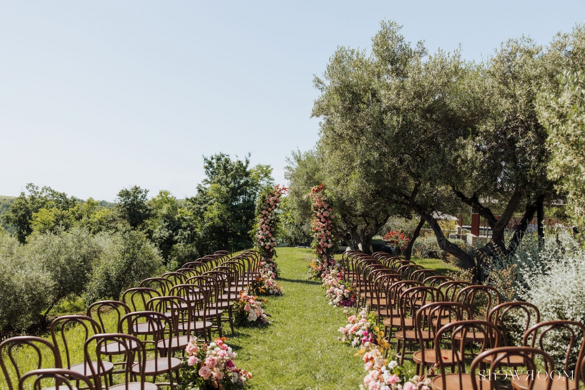 Hues of Romance in Early Summer at San Canzian