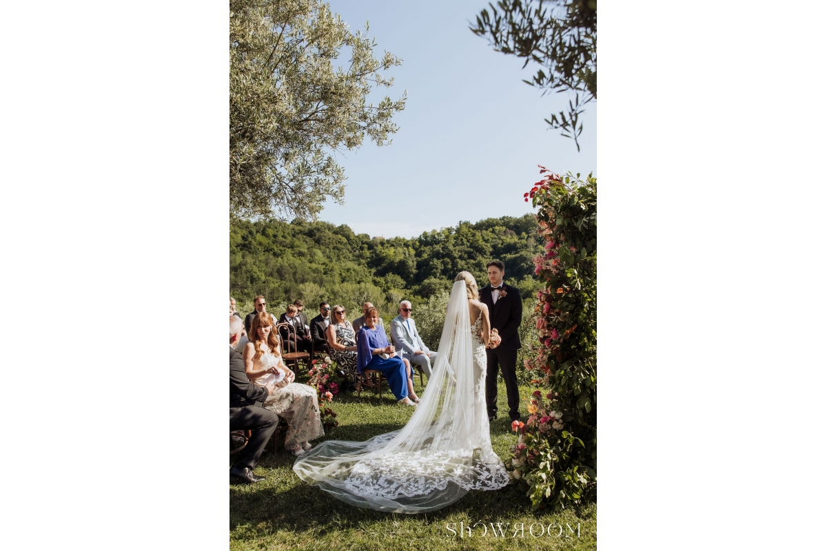 Hues of Romance in Early Summer at San Canzian
