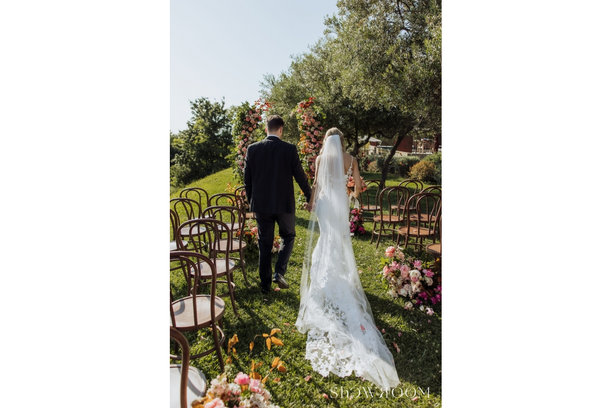 Hues of Romance in Early Summer at San Canzian