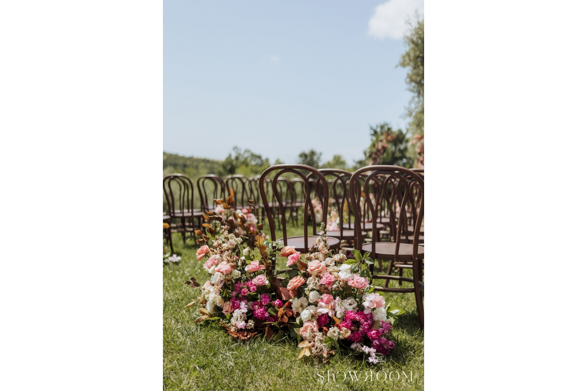 Hues of Romance in Early Summer at San Canzian