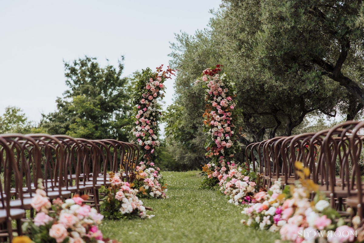 Hues of Romance in Early Summer at San Canzian