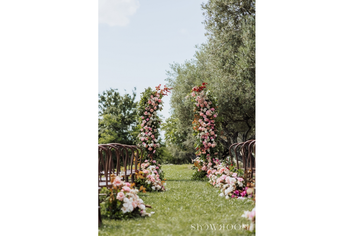 Hues of Romance in Early Summer at San Canzian